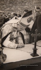 Celebració del IV Centenari de l’Aprovació Pontifícia del Llibre d’Exercicis Espirituals de Sant Ignasi (a la Seu, a la Cova i al Teatre Kursaal), XXV aniversari de la Obra d’Exercicis Parroquials (OEP) a Catalunya i col·locació de la primera pedra de l’església del Rapte. (17/5/1948).