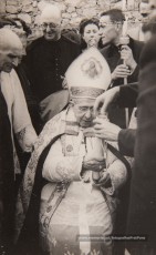 Celebració del IV Centenari de l’Aprovació Pontifícia del Llibre d’Exercicis Espirituals de Sant Ignasi (a la Seu, a la Cova i al Teatre Kursaal), XXV aniversari de la Obra d’Exercicis Parroquials (OEP) a Catalunya i col·locació de la primera pedra de l’església del Rapte. (17/5/1948).