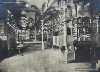 Any 1917. Planta baixa, seccions de llenceria, camiseria, gèneres de punt i teixits de cotó.