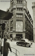 (2/3) Maig de 1959. Anunci de les ofertes de primavera i estiu per la Fira de l’Ascensió de 1959.