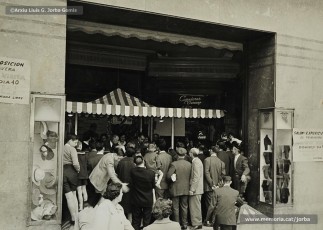 (4/11) Maig de 1959. Rifa de diferents aparells i electrodomèstics. El primer premi era un televisor, el segon una ràdio i el tercer una màquina d’afaitar.