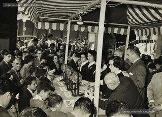 (6/11) Maig de 1959. Rifa de diferents aparells i electrodomèstics. El primer premi era un televisor, el segon una ràdio i el tercer una màquina d’afaitar.