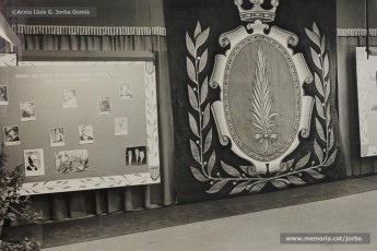 (11/17) Setembre de 1968. Exposició dedicada a la llengua catalana i a Pompeu Fabra al Signe Cultural Jorba, a la 5ª planta dels magatzems.