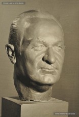 (27/29) 20/2/1969. Vistes de l’exposició de pintures, dibuixos i escultures de Lluís Uró.