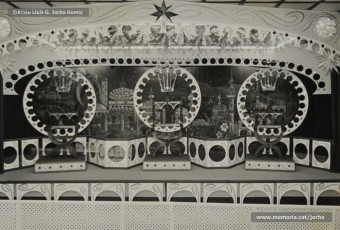 (4/15) 5/1/1968. La quitxalla i els seus pares van a buscar els regals de Reis. El rei Melcior el representa Ignasi Closas; el rei Gaspar, Antoni Barguet; i el rei Baltasar, Josep Serra.