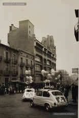 (9/21) 19/12/1967. Caravana del príncep Assuhan baixant per la carretera de Vic i la Muralla de Sant Domènec de Manresa fins a Can Jorba