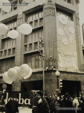 (9/10) Festes de Nadal 1962. Arribada del príncep Assuhan als Magatzems Jorba.