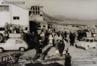 (6/9) 19/12/1966. La cavalcada del príncep Assuhan es va concentrar a l’escorxador industrial MAFRICA, a la carretera de Calaf, a prop de Sant Joan de Vilatorrada. Va travessar el poble i va entrar a Manresa pel Pont Nou.