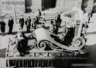 (4/9) 19/12/1966. La cavalcada del príncep Assuhan es va concentrar a l’escorxador industrial MAFRICA, a la carretera de Calaf, a prop de Sant Joan de Vilatorrada. Va travessar el poble i va entrar a Manresa pel Pont Nou.