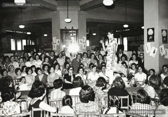 (3/21) 5/6/1960. Desfilada de models amb Miss Cotó i desfilada de models infantils.