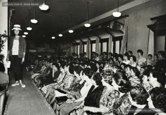 (10/21) 5/6/1960. Desfilada de models amb Miss Cotó i desfilada de models infantils.