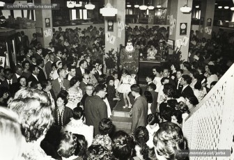 (20/21) 5/6/1960. Desfilada de models amb Miss Cotó i desfilada de models infantils.