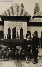 (3/7) Octubre de 1964. La parella van preferir canviar el viatge a París per un viatge per Espanya. Van visitar Madrid, El Escorial, el Valle de los Caídos, Toledo, Aranjuez, Granada, Sevilla i Barcelona.