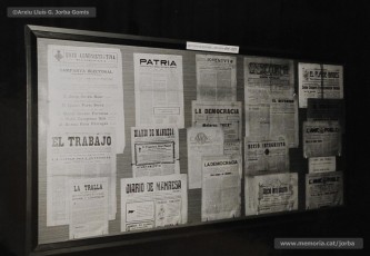 (8/33) Febrer 1970. Vistes de l’exposició. Aquesta exposició va ser important perquè, per primera vegada dins la dictadura franquista, es va poder presentar públicament la gran quantitat de premsa en català i d'esquerres que havia existit a Manresa abans de 1939.