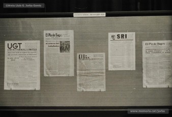 (15/33) Febrer 1970. Vistes de l’exposició. Aquesta exposició va ser important perquè, per primera vegada dins la dictadura franquista, es va poder presentar públicament la gran quantitat de premsa en català i d'esquerres que havia existit a Manresa abans de 1939.