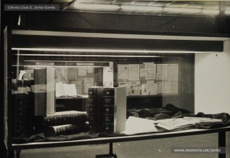 (24/33) Febrer 1970. Vistes de l’exposició. Aquesta exposició va ser important perquè, per primera vegada dins la dictadura franquista, es va poder presentar públicament la gran quantitat de premsa en català i d'esquerres que havia existit a Manresa abans de 1939.