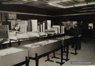 (32/33) Febrer 1970. Vistes de l’exposició. Aquesta exposició va ser important perquè, per primera vegada dins la dictadura franquista, es va poder presentar públicament la gran quantitat de premsa en català i d'esquerres que havia existit a Manresa abans de 1939.