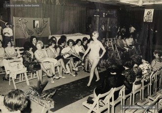 (6/28) 28/5/1966. Amb motiu de la VI reunió anual de l’Acadèmia de Ciències Mèdiques, a la 5ª planta, Magatzems Jorba va organitzar una conferència de Concha Milán sobre història de Manresa i una desfilada de models d’estiu per a les esposes dels metges assistents a la reunió.