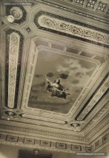 (3/3) Edifici del Jutjat de Manresa a la baixada de la Seu, amb el retrat del general Franco a la sala.