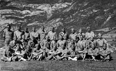 La 3a secció de la Companyia d’Esquí a Torla el 1937, poc abans de l’absorció per l’Exèrcit Popular de la República. El distintiu de la gorra militar és la Flor de Neu.