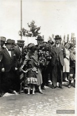 Manresa, 7/6/1931. Ramon Sanz, a l’esquerra, durant la jornada de commemoració de les Bases de Manresa, que seria presidida per Francesc Macià. (Col·lecció Roser Ibarz Sanz).