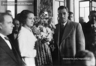 Manresa, 14/4-/1936. El regidor Ramon Sanz i Ibarz, en una parada militar amb motiu del Vè aniversari de la proclamació de la República. (Arxiu Comarcal del Bages).