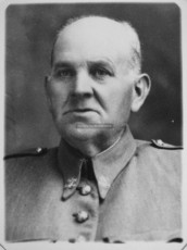 Joan Oliver Cañellas, tinent de la Guàrdia Civil i comandant del Batalló de treballadors número 32 de Son Amoixa-S’Espinagar entre el 22-12-1938 i el 26-6-1940.
