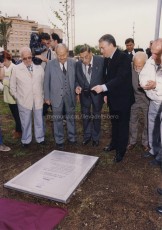 Peu de foto: Any 2000: inauguració de la làpida commemorativa de la trobada a Vilaseca (Fotografia de Jaume Quintana Tort)