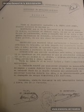 Selecció de fulls de l'expedient de depuració del mestre Pere Aloy Anell i diversa documentació referida a la seva activitat i a la seva depuració: nomenament i presa de possessió a Manresa, presentació a les autoritats franquistes el 17/5/1939, notificació de l'alcalde de Manresa al cap de la secció administrativa de primera ensenyança de la província de Barcelona de l'arribada de Pere Aloy Anell a la ciutat, carta de l'alcalde de Gironella al seu homòleg manresà on li confirma la bona conducta del mestre Pere Aloy Anell, full de serveis i càlcul de triennis. (Arxiu Comarcal del Bages, Archivo General de la Administración, Col·lecció particular família Aloy – Riera, Arxiu Municipal de Manresa)