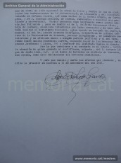 Selección de páginas del expediente de depuración del maestro Aniceto León Garre y informe sobre este profesor, elaborado el 2/10/1942, a raíz del hecho de que durante unos meses fue director del Instituto de Manresa en la etapa republicana. Se destaca negativamente su conducta por haber denunciado a alumnos de personas afectas al franquismo y por ser “un gran propagandista de las ideas marxistas”. (Archivo General de la Administración y Arxiu Comarcal del Bages)