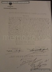 Selección de páginas del expediente de depuración del maestro Hermenegild Lladó Bilarrúbies y acreditación que presenta a las autoridades franquistas el 21/2/1939 como muestra de haber ejercido de maestro en el Grup Escolar Renaixença desde el 12 de noviembre de 1934. (Arxiu Comarcal del Bages, Archivo General de la Administración y Arxiu Municipal de Manres