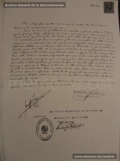 Selección de páginas del expediente de depuración del maestro Hermenegild Lladó Bilarrúbies y acreditación que presenta a las autoridades franquistas el 21/2/1939 como muestra de haber ejercido de maestro en el Grup Escolar Renaixença desde el 12 de noviembre de 1934. (Arxiu Comarcal del Bages, Archivo General de la Administración y Arxiu Municipal de Manres