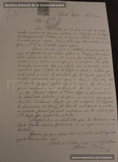 Selección de páginas del expediente de depuración del maestro Hermenegild Lladó Bilarrúbies y acreditación que presenta a las autoridades franquistas el 21/2/1939 como muestra de haber ejercido de maestro en el Grup Escolar Renaixença desde el 12 de noviembre de 1934. (Arxiu Comarcal del Bages, Archivo General de la Administración y Arxiu Municipal de Manres