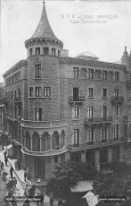 La casa senyorial Torrents-Burés, coneguda com la "Buresa", construïda l'any 1906 en el més pur estil modernista, en una fotografia dels anys deu del segle XX.
Procedència: Arxiu Comarcal del Bages