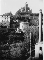La basílica de Santa Maria de la Seu vista des del peu del molí del Salt durant els anys deu del segle passat. 
Procedència: Arxiu Jaume Pons i Agulló