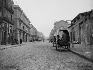 Perspectiva de la carretera de Vic a prop del Col·legi dels Infants, després de ser pavimentada. 
Procedència: Arxiu Jaume Pons i Agulló.