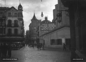 La Casa Jorba, la "Buresa" i l'església de Sant Pere Màrtir.
Procedència: Arxiu Comarcal del Bages