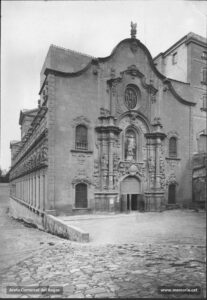 Façana principal de l'església de la Cova de Sant Ignasi.
Procedència: Arxiu Comarcal del Bages