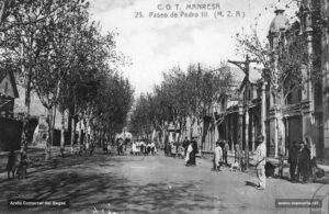 Fotografia del passeig de Pere III.
Procedència: Arxiu Comarcal del Bages