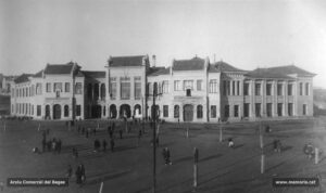 Façana del Grup Escolar (actual Institut Lluís de Peguera).
Procedència: Arxiu Comarcal del Bages