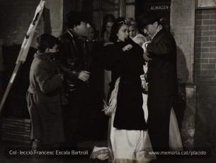 Plácido (Cassen), Quintanilla (J.L. López Vázquez) i  Martita ( M. Carmen Yepes) a l’escena de l’estació. (Col·lecció Francesc Escala Bartrolí)