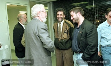 Berlanga i els periodistes Gonçal Mazcuñán, Felip González i Salvador Redó. (Fotografia de Joan-Esteve Guillaumet).
