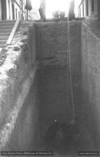 Sant Vicenç de Castellet. Maig 1938. Obertura del refugi subterrani aprofitant el desnivell del terreny on avui hi ha el monument a Anselm Clavé. (Cartera: 8   Foto: 215).