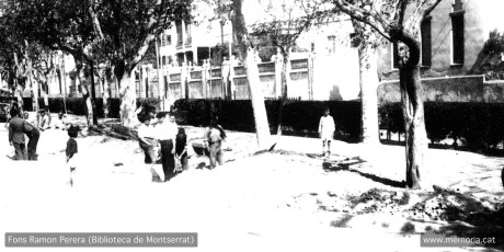 Igualada. 24 març 1938. Passeig Verdaguer. Treballs previs de l'excavació de refugis al Passeig Verdaguer. (Cartera: 4).