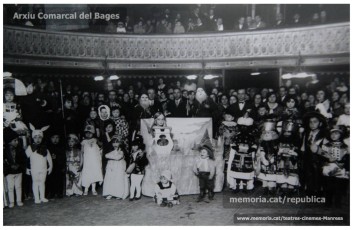 Concurs de disfresses infantils per carnestoltes, organitzat per l'Associació de dependents de Comerç i Indústria. (anys 30)
