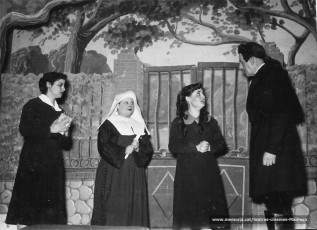 "Don Juan Tenorio" amb Magda Oliveras,?, Paquita Blanch i Joan Padró. (1956)
