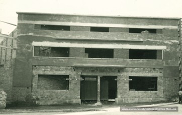 Façana en construcció (1960)