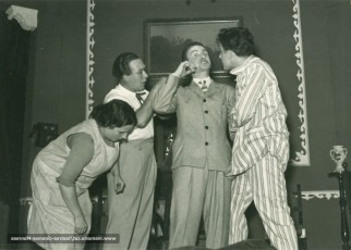 "Avui com ahir" amb Crispina Gros, Josep Canal, Salvador Soler, (?pijama). (1955)