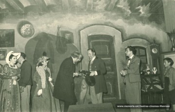 "El anticuario" amb Montserrat Garriga, (?), Rafaela Lladó, Joan Torrens, Martí Camprubí, Salvador Soler, (?). (1954)