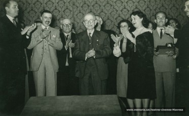 "El procés de Mari Dugan" amb Martí Camprubí (?) al Sr Angel mata (Apuntador), i Crispina Gros, Rosa Vila (?) i Xavier Francàs...(1958)